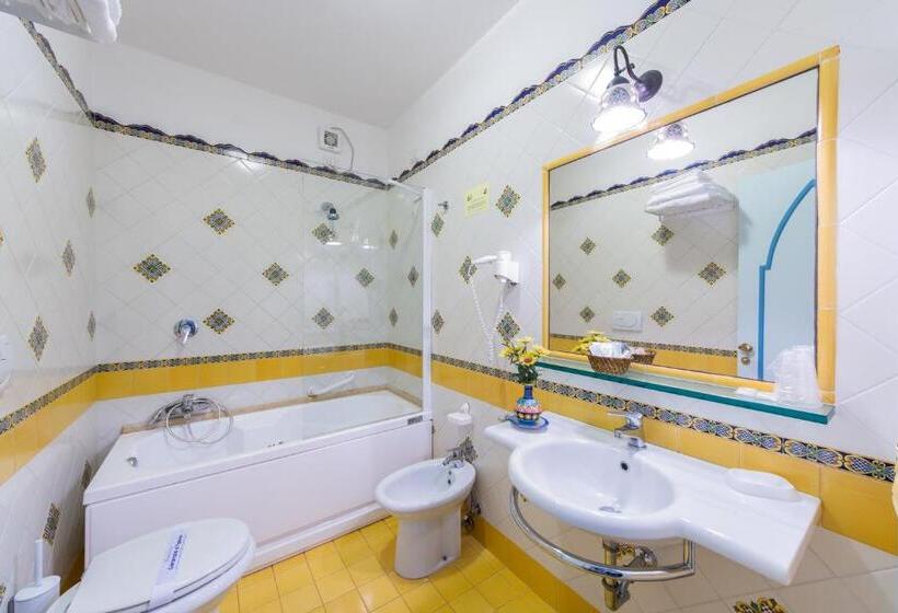Номер Deluxe Вид на Море с Балконом, Riviera B&b Rooms