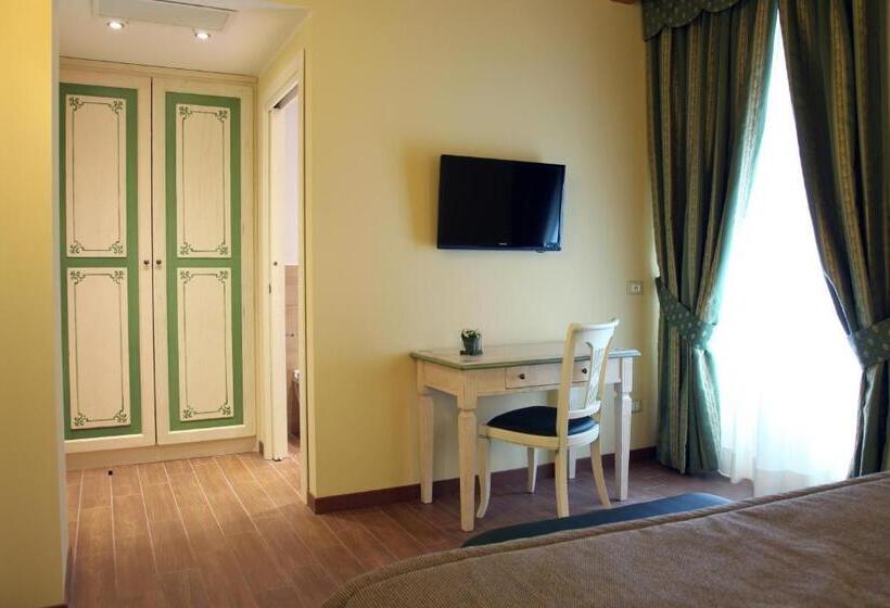 اتاق استاندارد سه نفره, Borgo Antico