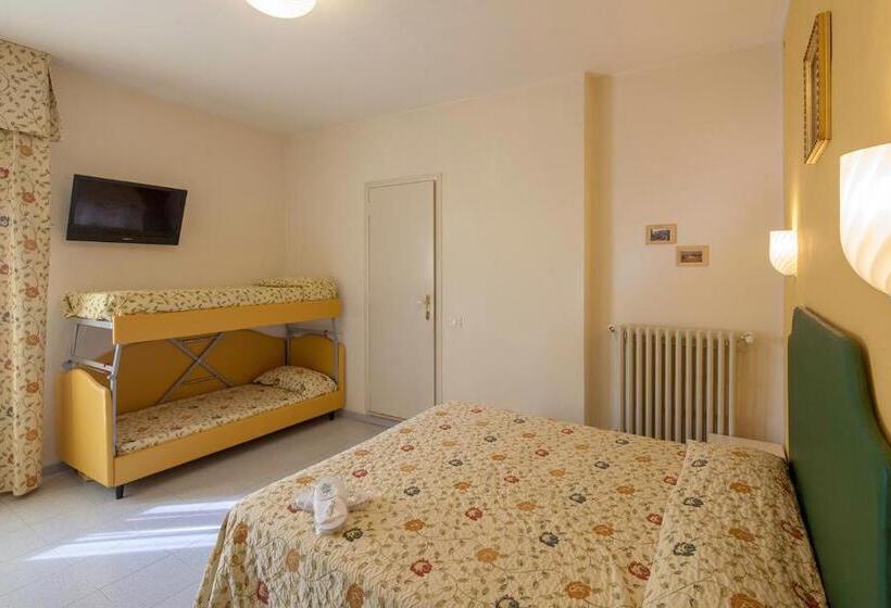 اتاق استاندارد چهار تخته, Park Hotel Fantoni