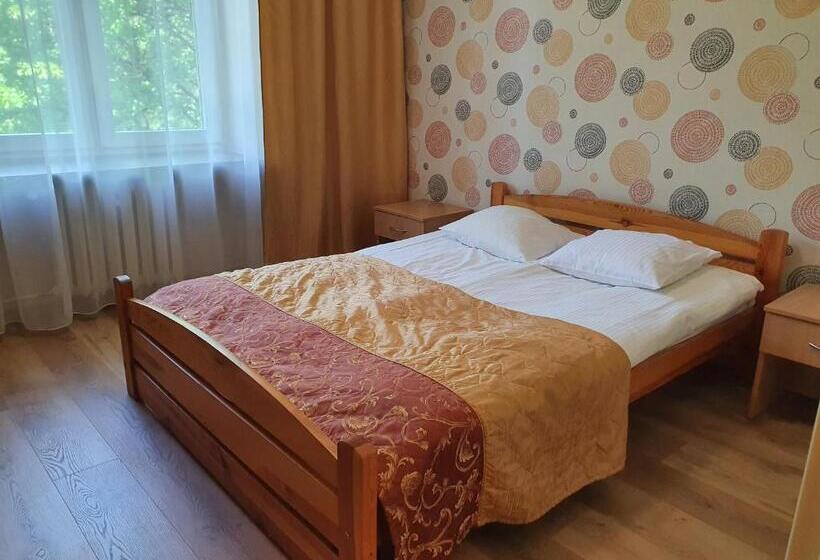 Номер Стандарт, Iskra