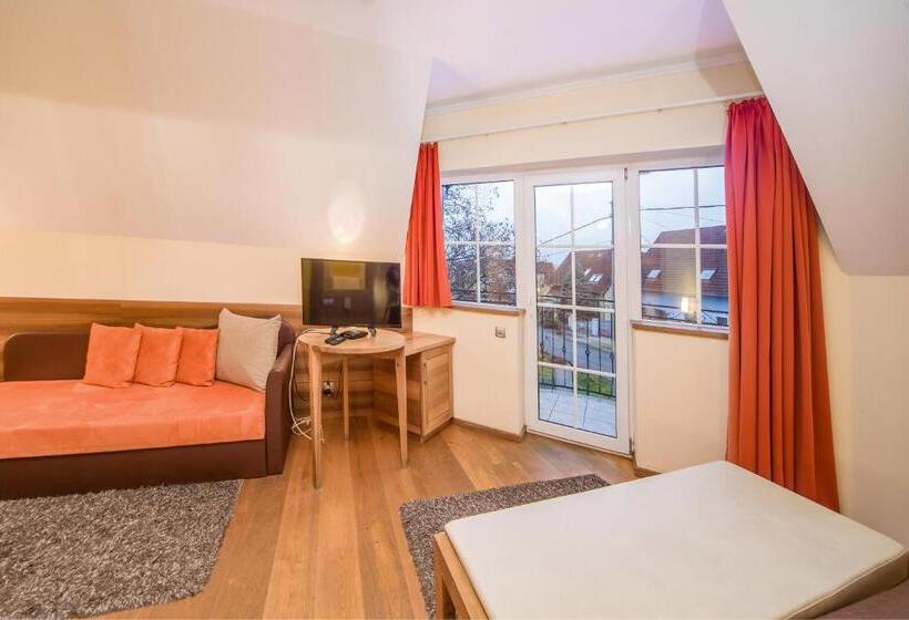 اتاق استاندارد سه نفره, Wellness Hotel Kager Harkány