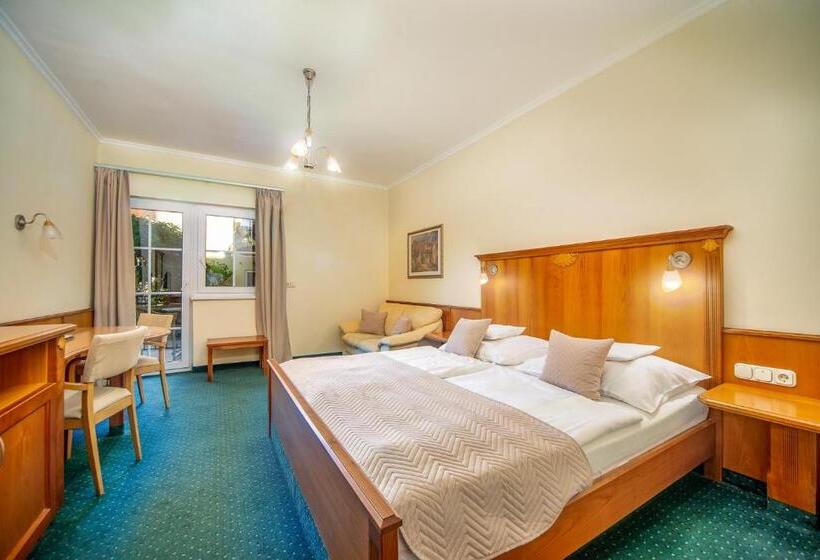 اتاق استاندارد سه نفره, Wellness Hotel Kager Harkány