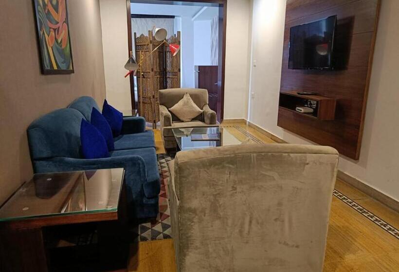 Suite, Natraj  Rishikesh