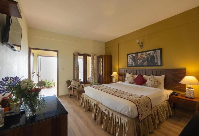 Quarto Estandar com Vistas, Sherlock