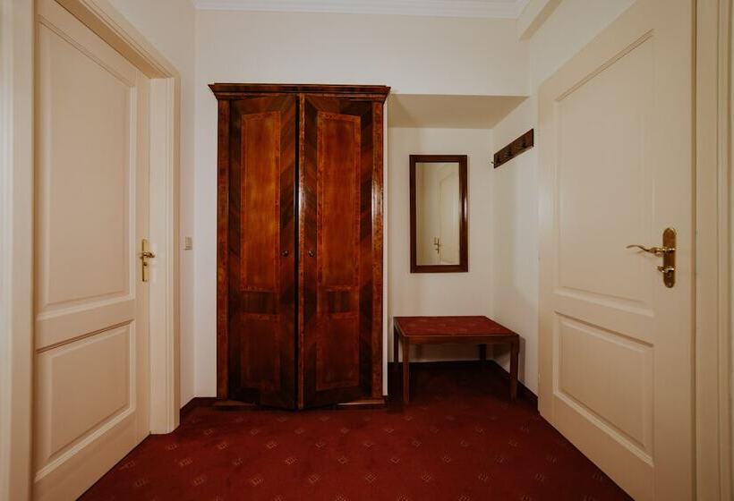 스위트, La Residenza