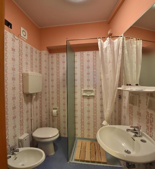 Номер Стандарт Трехместный, Ambra Hotel   The Only Central Lakeside Hotel In Iseo