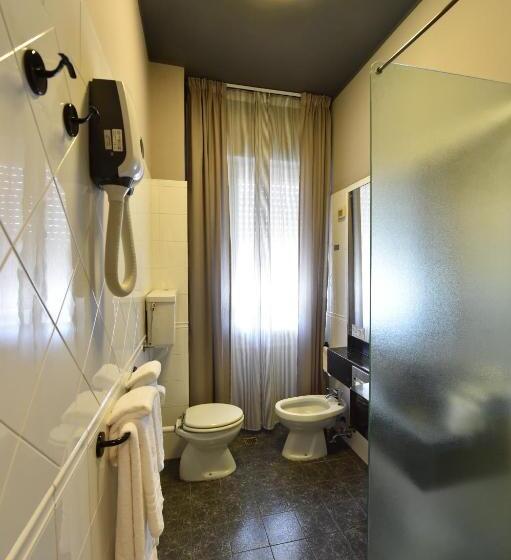Трехместный Номер Стандарт с Балконом, Ambra Hotel   The Only Central Lakeside Hotel In Iseo