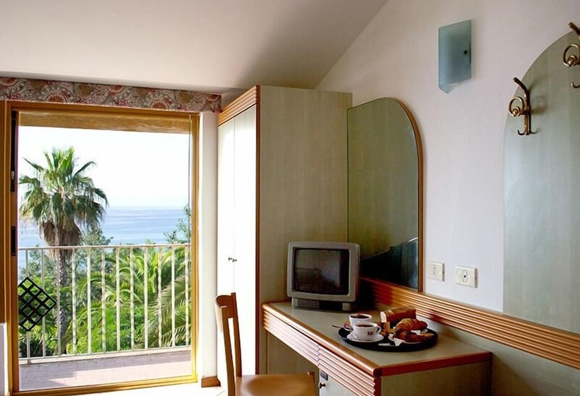 Chambre Familiale, Cala Petrosa Resort