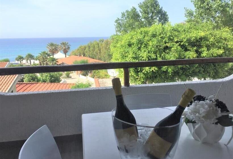 Четырехместный Номер Стандарт, Cala Petrosa Resort