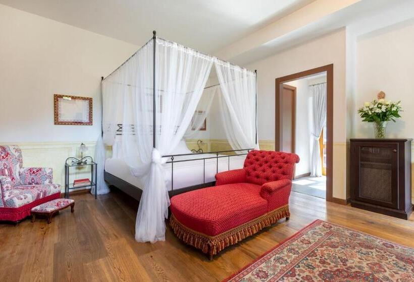 اتاق لوکس با چشم‌انداز باغ, Boutique Hotel Villa Sostaga