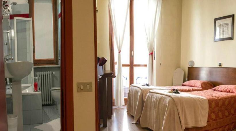 Quarto Estandar com Sacada, Domus