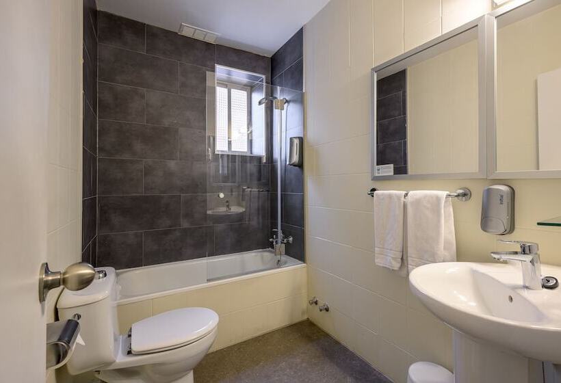 اتاق استاندارد یک نفره, Neomagna Madrid