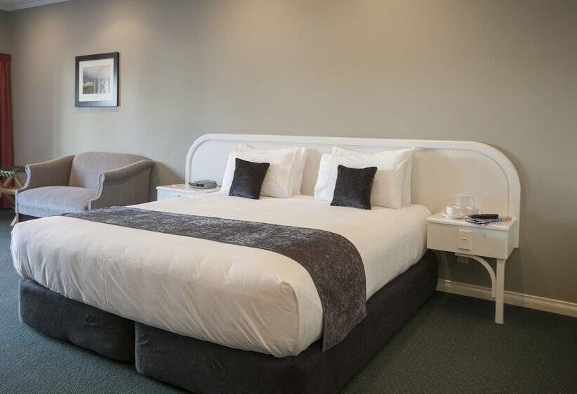 스위트, Cornwall Motor Lodge