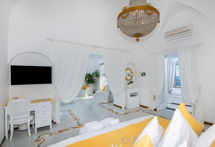 سوییت با چشم‌انداز دریا, Villa Yiara