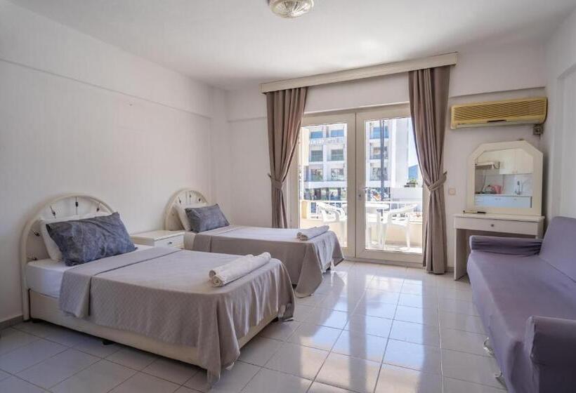 اتاق استاندارد با چشم‌انداز دریا, Göncü Apart Otel