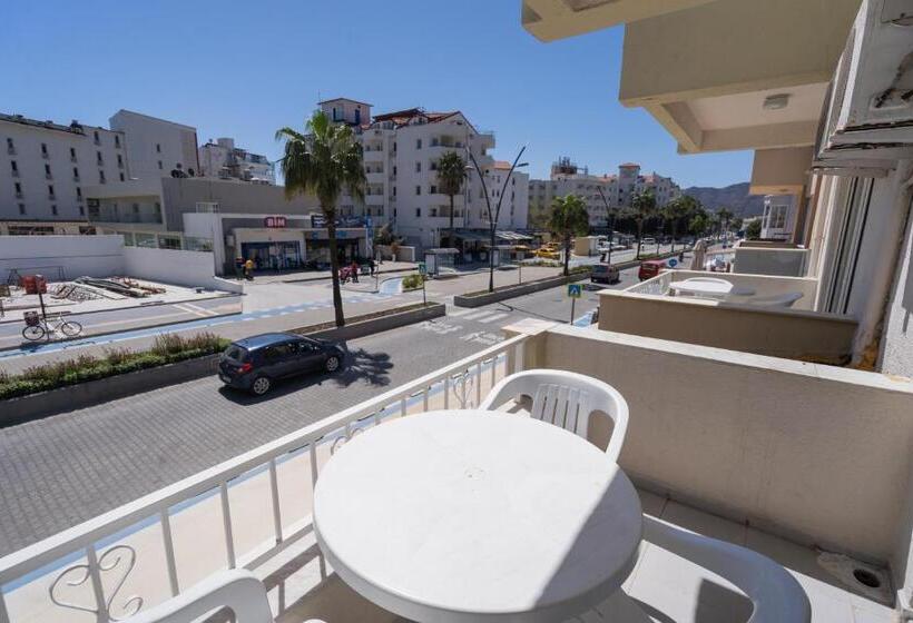 اتاق استاندارد با چشم‌انداز دریا, Göncü Apart Otel
