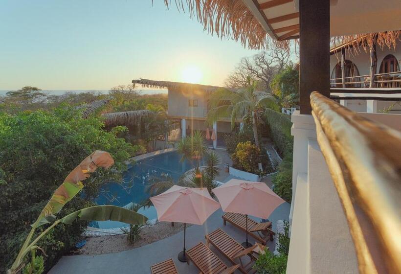 استودیوی لوکس, Casas Kismet