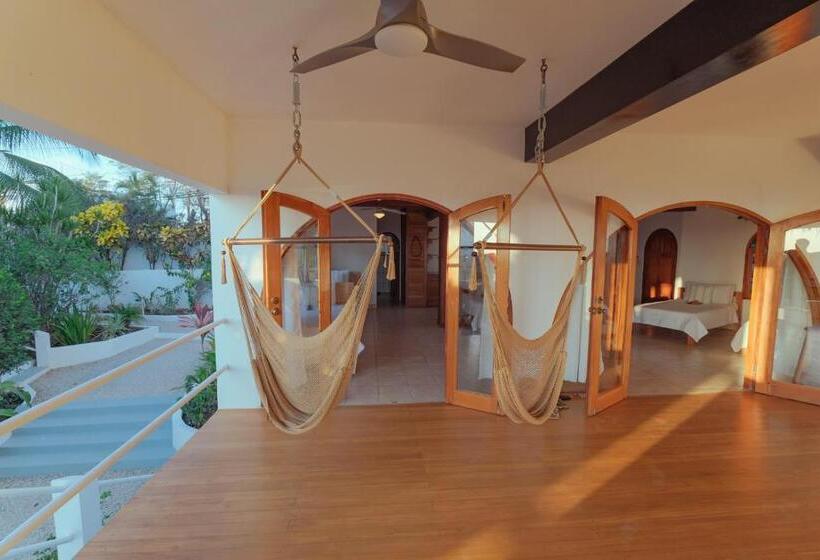 استودیوی لوکس, Casas Kismet