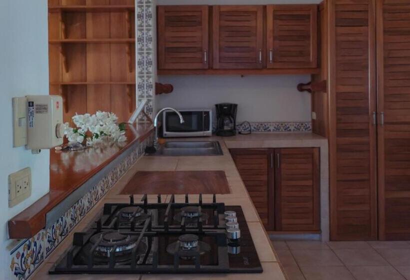 استودیوی لوکس, Casas Kismet