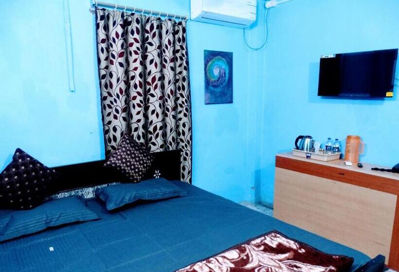 اتاق لوکس با تخت بزرگ, Shree Ram Sia Hotel And Banquets