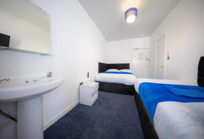 Economy Triple Room, The Adonis