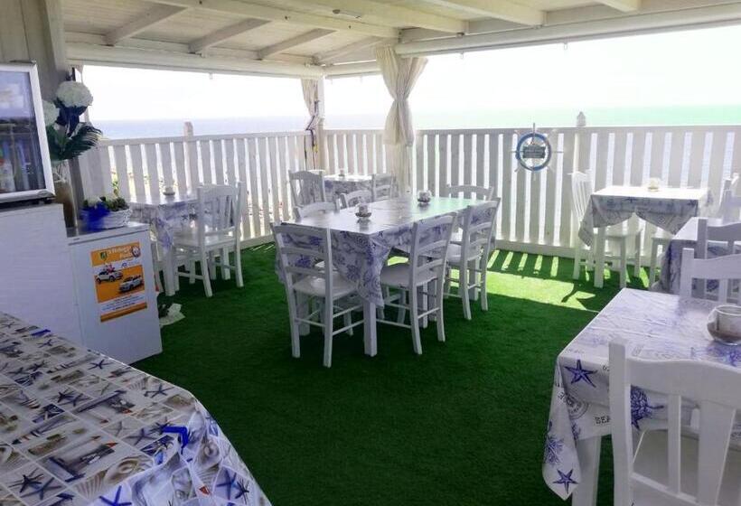 اتاق استاندارد با بالکن و چشم‌انداز دریا, B&b Capo Rizzuto Fronte Mare