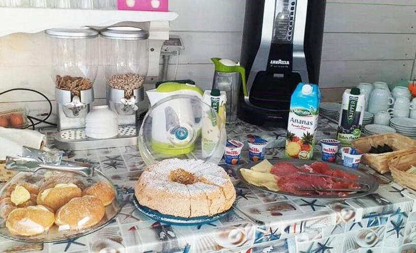 اتاق لوکس با بالکن و چشم‌انداز دریا, B&b Capo Rizzuto Fronte Mare