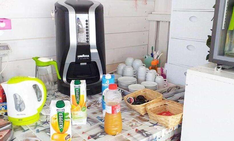 اتاق خانوادگی, B&b Capo Rizzuto Fronte Mare