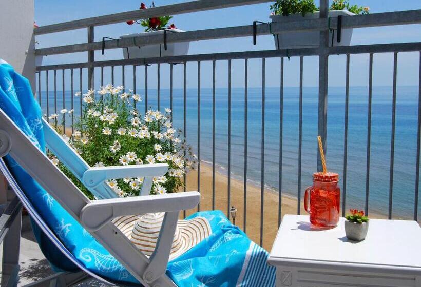 اتاق لوکس با بالکن و چشم‌انداز دریا, B&b Capo Rizzuto Fronte Mare