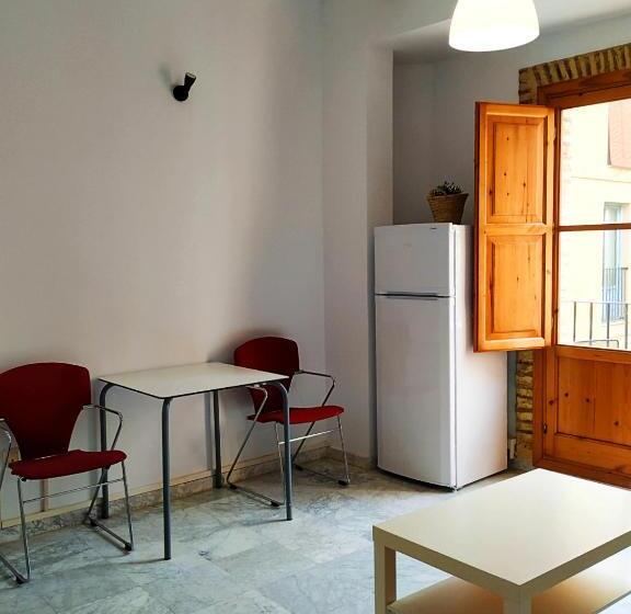 آپارتمان 1 خوابه با بالکن, Apartamentos Con Encanto En Pleno Casco Antiguo Ron Valenciayole