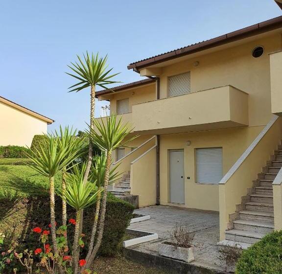 اتاق استاندارد چهار تخته, Villaggio Hotel Club La Pace