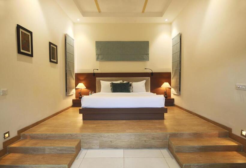 اتاق اجرایی, Lemon Tree Hotel, Tarudhan Valley, Manesar