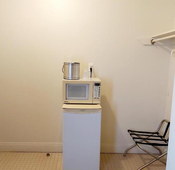 이코노미 룸, Seely's Motel