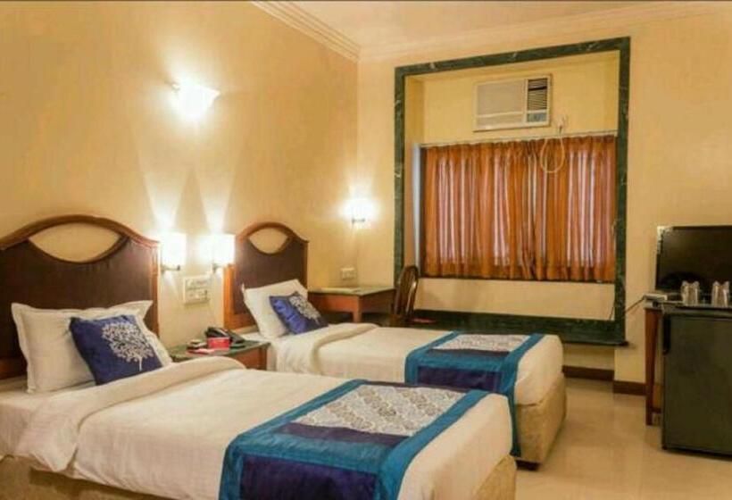 Quarto deluxe, Strand Hotel, Colaba