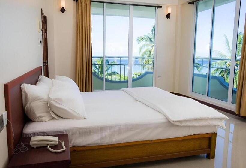 اتاق خانوادگی با چشم‌انداز دریا, Noah Private Beach House