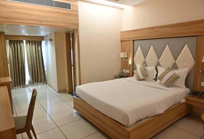 Номер Deluxe, Rang Lords Inn Bharuch