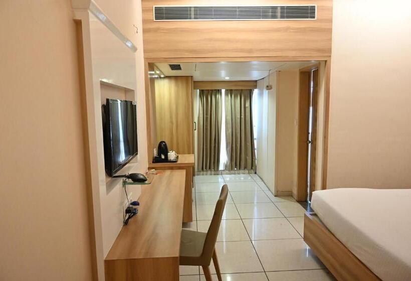 Номер Deluxe, Rang Lords Inn Bharuch