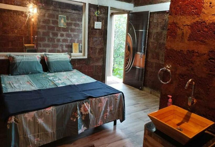 Трехместный Номер Классика, Oyo 85889 Sayali Holidays