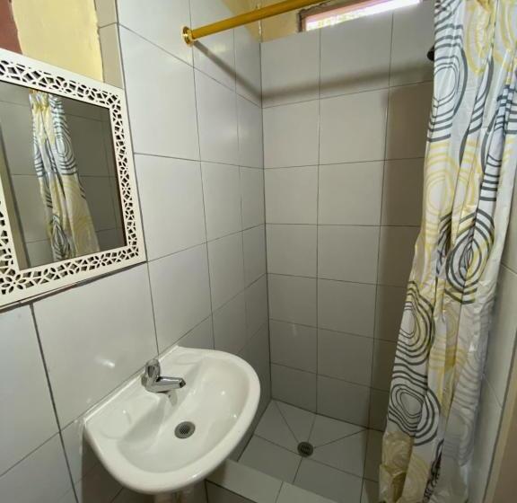 اتاق استاندارد یک نفره, Check Inn Olón