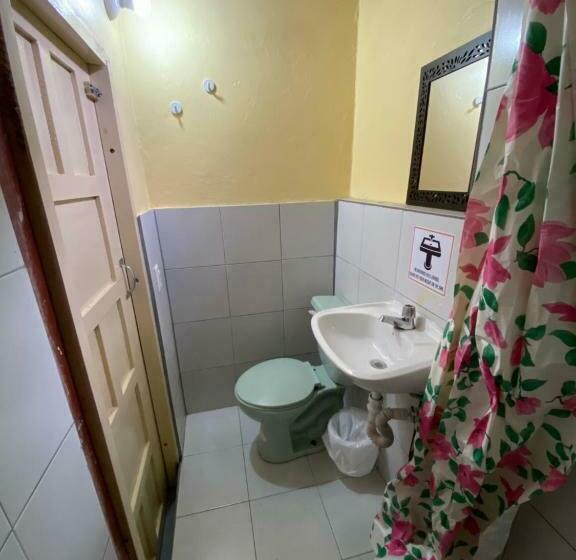 اتاق استاندارد چهار تخته, Check Inn Olón