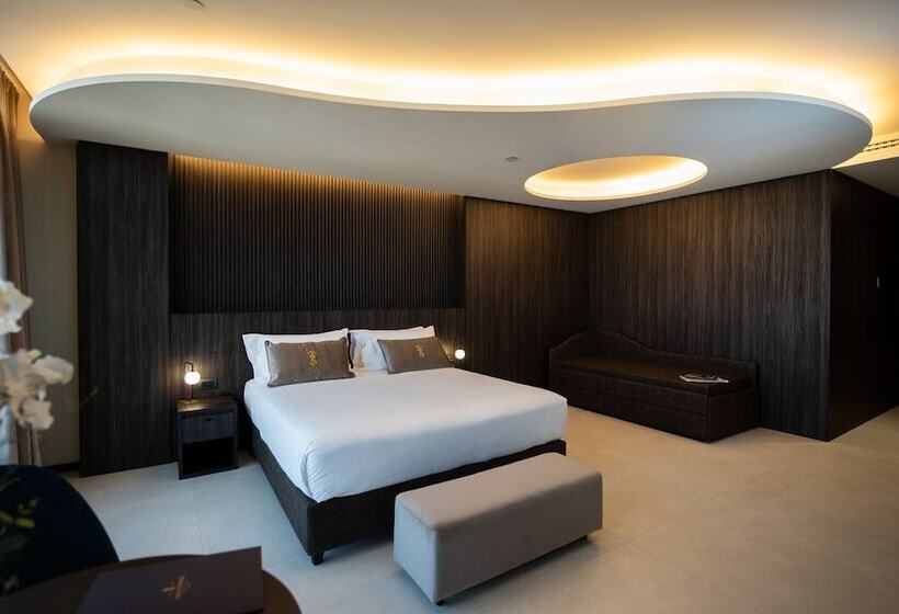 اتاق لوکس, Gold Tower Lifestyle