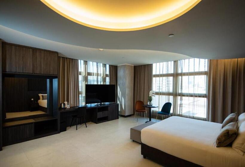اتاق لوکس خانوادگی, Gold Tower Lifestyle