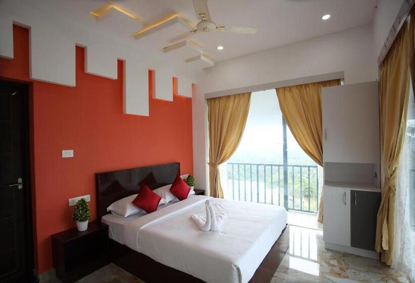 Семейный Номер, Paadi Holidays Ramakkalmedu