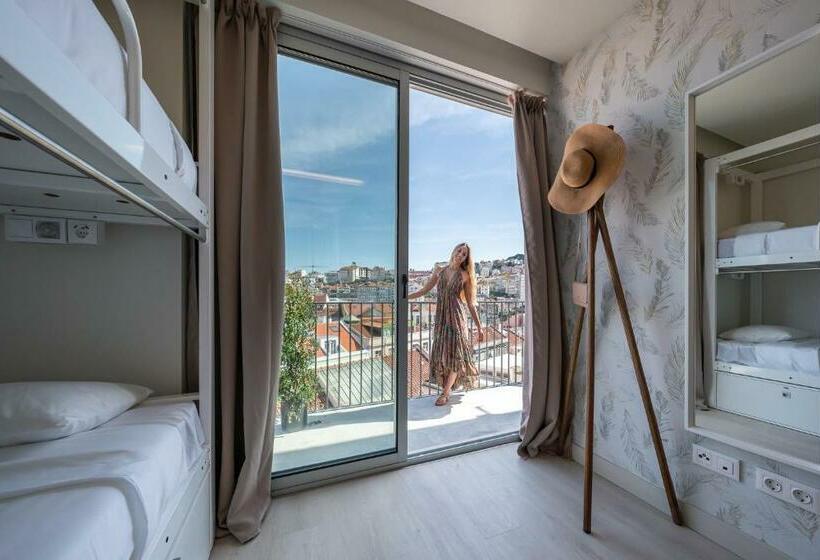 Cama em Quarto Superior Compartilhado, We Hate F Tourists