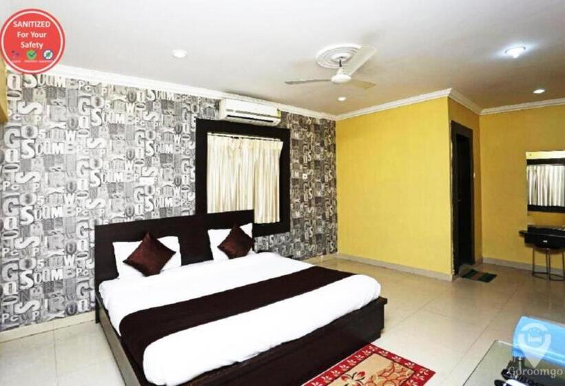 اتاق لوکس با تخت بزرگ, Sai Sandpiper Puri Near Sea Beach Wifi & Restaurant Facilities  Best Choice Of Travellers By Morserv