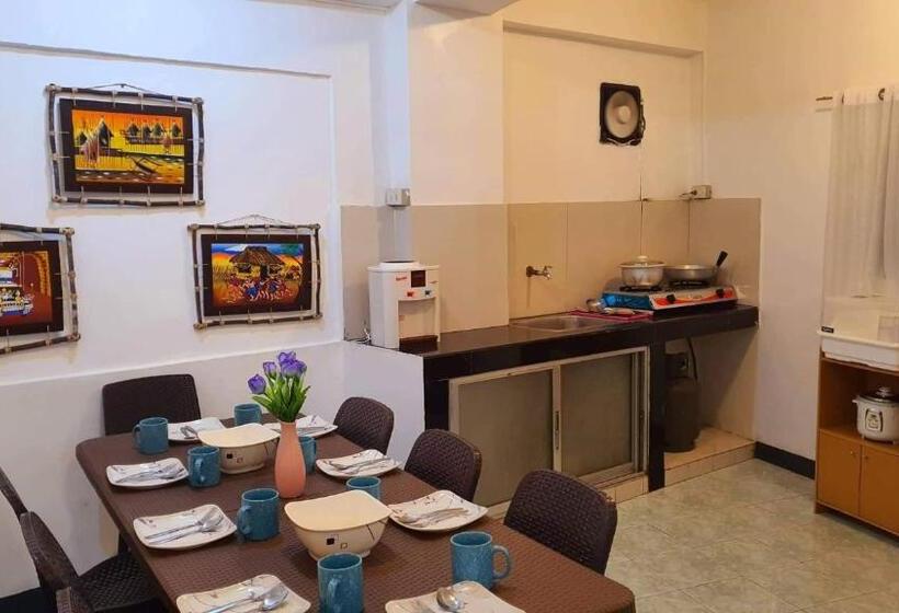 اتاق اکونومی, Bag C Vacation House Bed And Breakfast