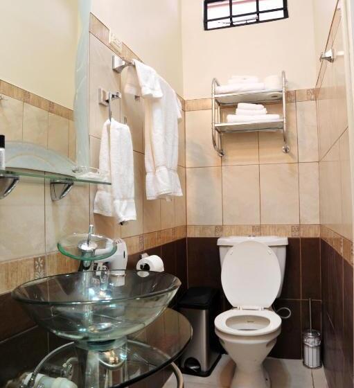 اتاق لوکس, Culture Crossroads Inn