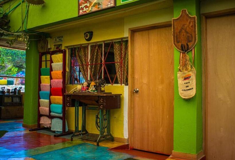 Трехместный Номер Классика, Miramonte Hostal