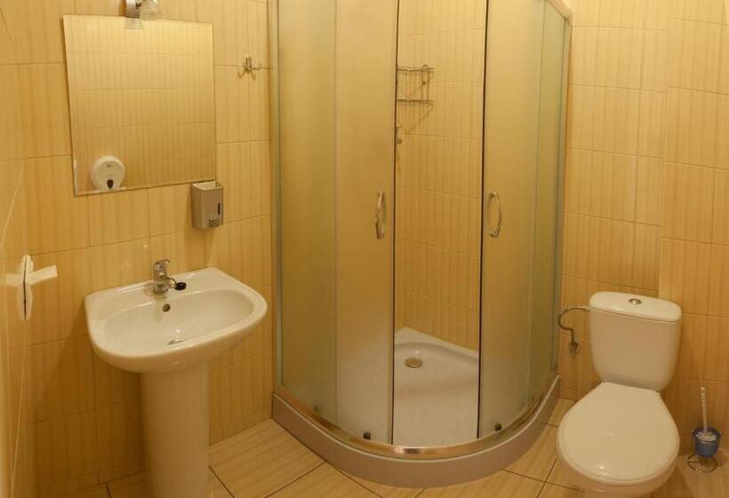 غرفة قياسية ثلاثية, Budget Hotel Ekotel