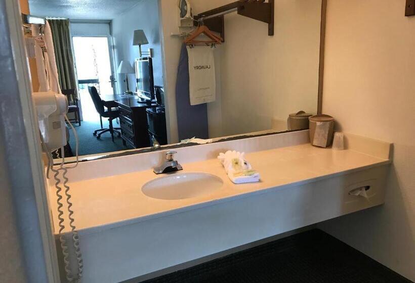 Номер Стандарт, Carmel Inn And Suites Thibodaux